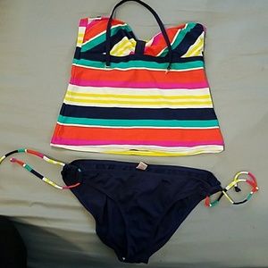 Bathing suit with removable strap